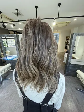 セミロング カラー Merlyosaka 早川未来のヘアスタイル