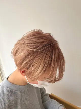 ショート カラー 佐々木 美帆のヘアスタイル