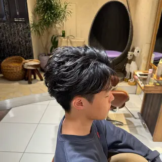 ショート カラー パーマ ヘアアレンジ メンズ 新宿のパーマ職人/ メンズパーマ/石見のヘアスタイル