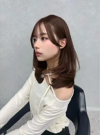 ミディアム 西尾 彩那のヘアスタイル