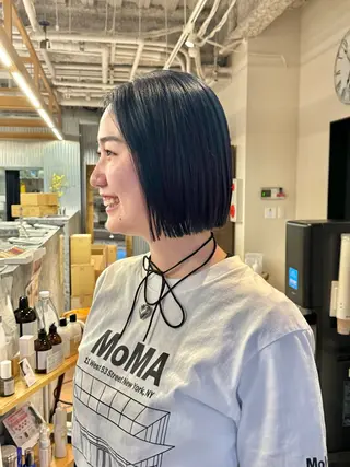 ミディアム まほ/レイヤーカット 🍒🤍透明感カラーのヘアスタイル