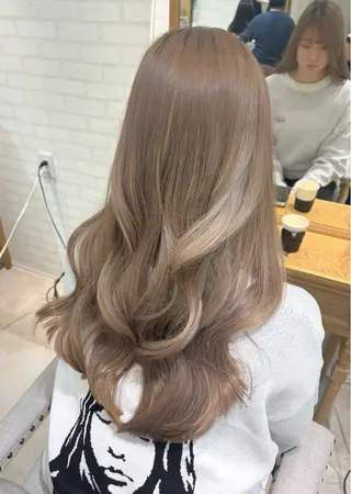 ロング レイヤーカット🤍 seriraのヘアスタイル