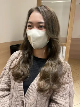 セミロング カラー 天野 瑠真のヘアスタイル
