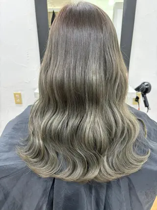 カラー 香野 優子のヘアスタイル