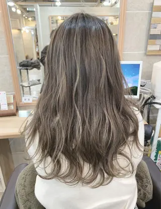 セミロング カラー 平尾 拓也のヘアスタイル