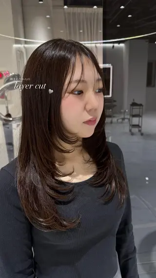 ロング NANAMI／レイヤ ー／ワンホンヘア🩶のヘアスタイル