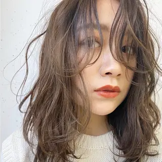 ミディアム 顔周りの垢抜けヘア 立山愛梨のヘアスタイル