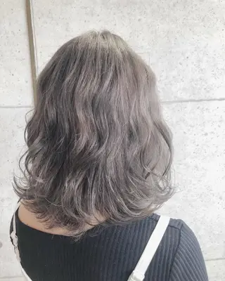 ミディアム カラー 福森 みずきのヘアスタイル