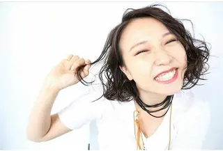 ミディアム カラー ヘアアレンジ 派手髪デザインカラー ヒロカのヘアスタイル