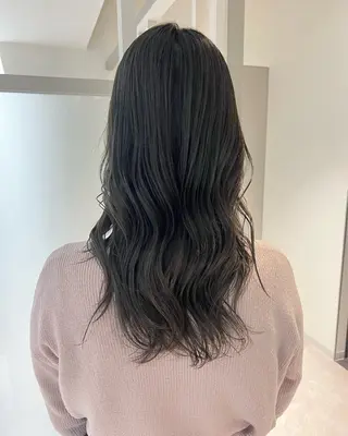 セミロング カラー 暗髪カラー🫐パーマ おくだりんかのヘアスタイル