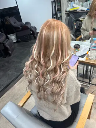 ロング カラー ギャル/ハイトーン 特化/ルイヤのヘアスタイル