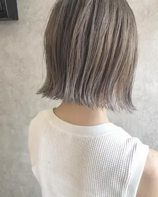 ショート カラー 顔周りレイヤー/韓国 ブリーチminamiのヘアスタイル