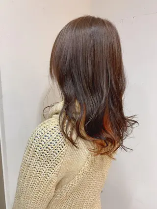 セミロング カラー パーマ ヘアアレンジ 白髪ぼかしハイライト 柳川拓哉のヘアスタイル