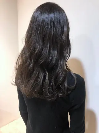 セミロング カラー MIOベージュカラー 柔らかいカラーのヘアスタイル