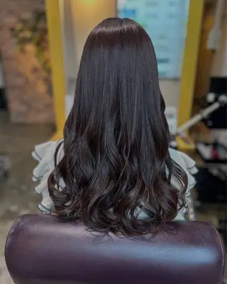ロング 縮毛矯正／レイヤー／ 🌼mizukiのヘアスタイル