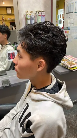 ショート パーマ 喜瀬 慎斗のヘアスタイル