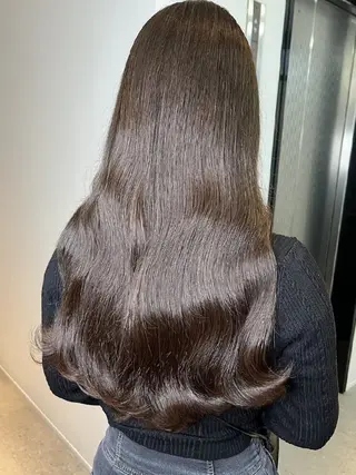 ロング カラー 江坂 misaki のヘアスタイル