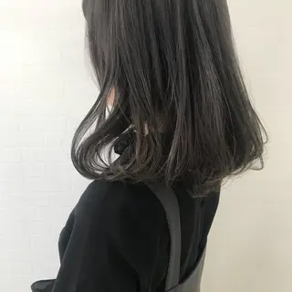セミロング カラー オリーブ/アッシュ やわらか透明感カラーのヘアスタイル