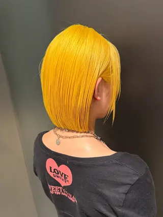 ショート カラー TAKUMI ハイトーン/ウルフのヘアスタイル