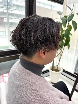 ショート パーマ ブリーチ有無Wカラー メンズパーマ大成のヘアスタイル