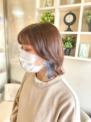 ミディアム カラー 小野 茉奈美のヘアスタイル