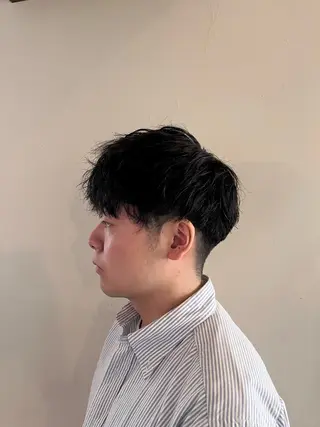 ショート パーマ メンズ トイ ハルトのヘアスタイル