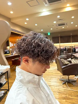 ショート パーマ 荒木 啓吾のヘアスタイル