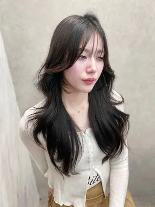 セミロング MOE 福岡韓国ヘア✧︎のヘアスタイル