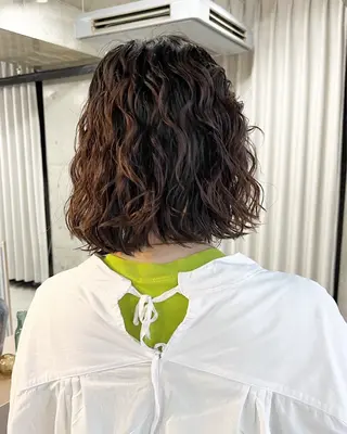 ミディアム カラー パーマ 表参道🌿赤み消し カラー/チナツのヘアスタイル