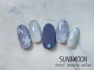ネイル SUN&MOON REOのネイルデザイン