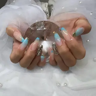 ネイル Laula🤍 ayakaのネイルデザイン