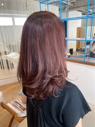 セミロング RENA｜透明感 カラー×癒しスパのヘアスタイル
