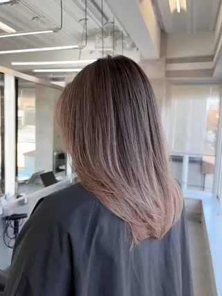セミロング 🫧バレイヤージュ/ ハイトーン/ミズキのヘアスタイル