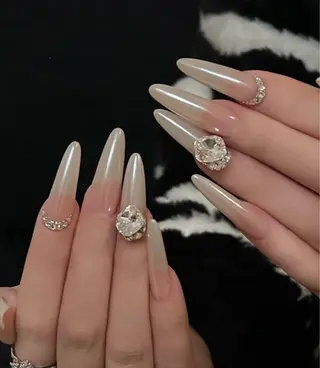ネイル Hanni ハンのネイルデザイン
