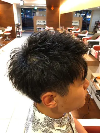 ショート メンズ 塩谷黎✨イルミナ カラーメンズパーマ✨のヘアスタイル