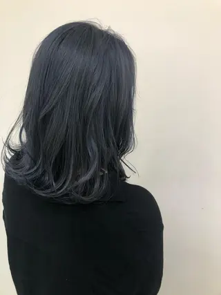 ミディアム カラー cyan SANAMIのヘアスタイル