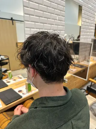 パーマ メンズ アリーマーケットリル 小林将士のヘアスタイル