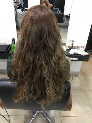 ロング カラー ヘアアレンジ 烏山 達也のヘアスタイル