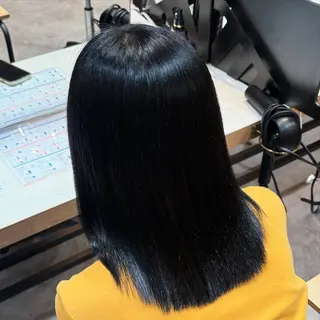 セミロング カラー フェザー/シャドウ/ メッシュパーマのヘアスタイル