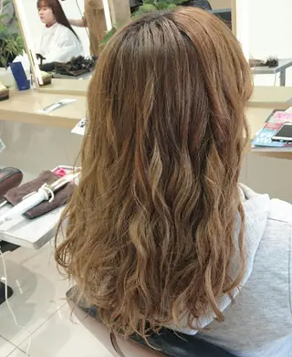 ロング 透明感ハイライト◎ 伊藤夏海のヘアスタイル