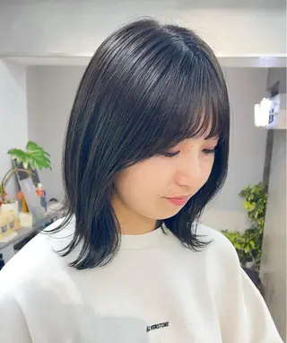 ミディアム カラー ウルフ🦋顔まわり ❤︎ ͛MEIのヘアスタイル