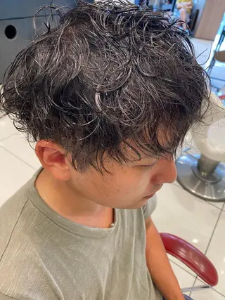 パーマ メンズ 鈴木 颯介のヘアスタイル