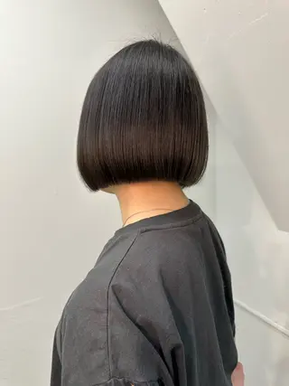 ショート カラー 縮毛矯正×ボブ職人 【圧倒的朝楽ボブ】のヘアスタイル