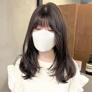 セミロング カラー パーマ ヘアアレンジ メンズ キッズ ネイル マツエク・マツパ アイブロウ 前川 朋香のヘアスタイル