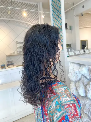 ロング パーマ 饒平名 知也のヘアスタイル
