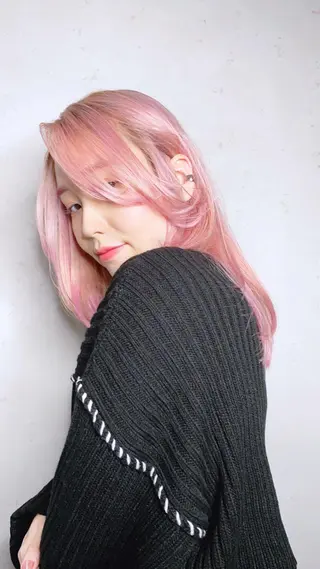 セミロング カラー Hikaru Takahashiのヘアスタイル