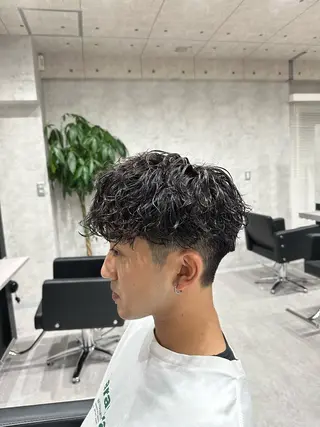 ショート パーマ メンズ ユウ🪄 パーマ指名No1のヘアスタイル