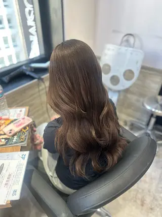 ロング カラー LUPI byLee MIUのヘアスタイル