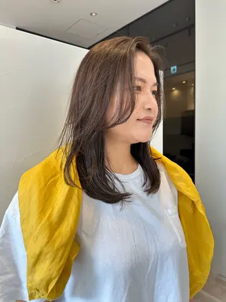 ミディアム VIEWユリナ メイク/ カットのヘアスタイル