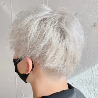 ショート カラー メンズ ケアブリーチ×ハイト ーン専門/SHOTAのヘアスタイル